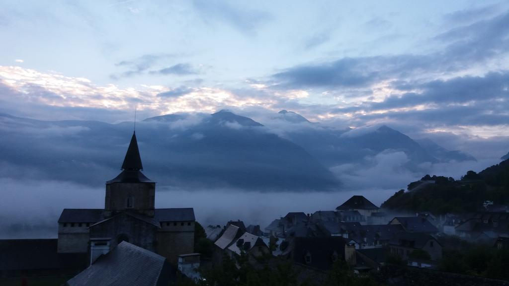 Les Rochers Saint-Savin  Exteriör bild